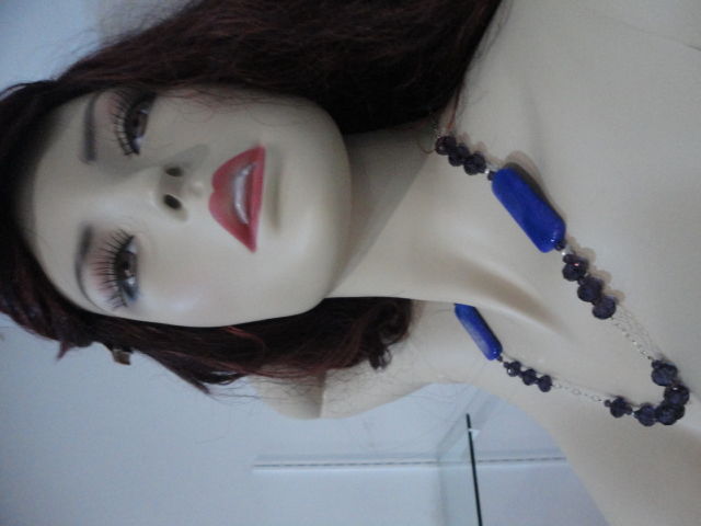 collar azul